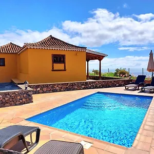 https://lina-puntallana.in-canary-islands.com